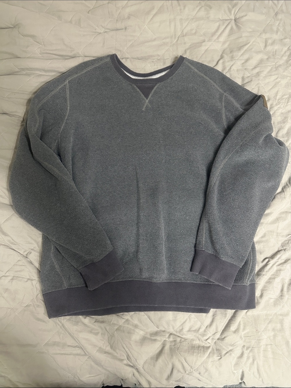 Men's Eddie Bauer Crewneck Sweatshirt in Charcoal Gray